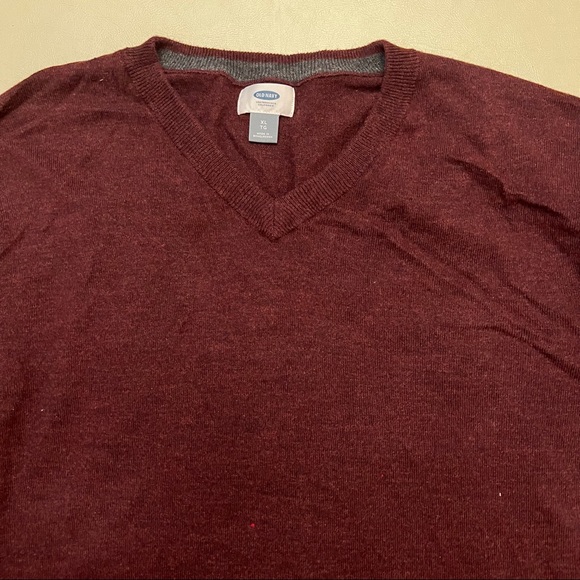 ✅ Old Navy Burgundy Lightweight V-Neck Sweater B18/26 - Picture 3 of 10